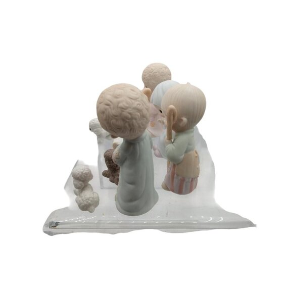Precious Moments Nativity Set "Come Let Us Adore Him" Figurines-9 pcs. - Picture 5 of 6